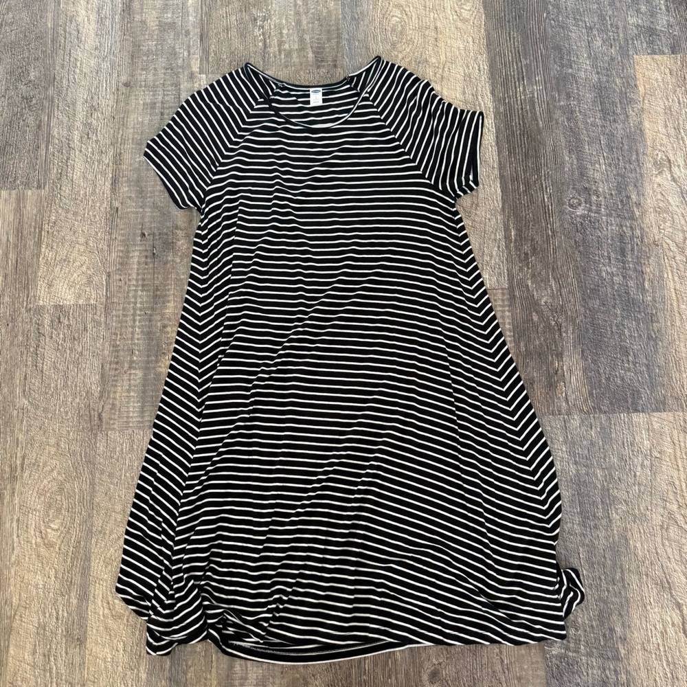 Old Navy Black and White Striped Dress